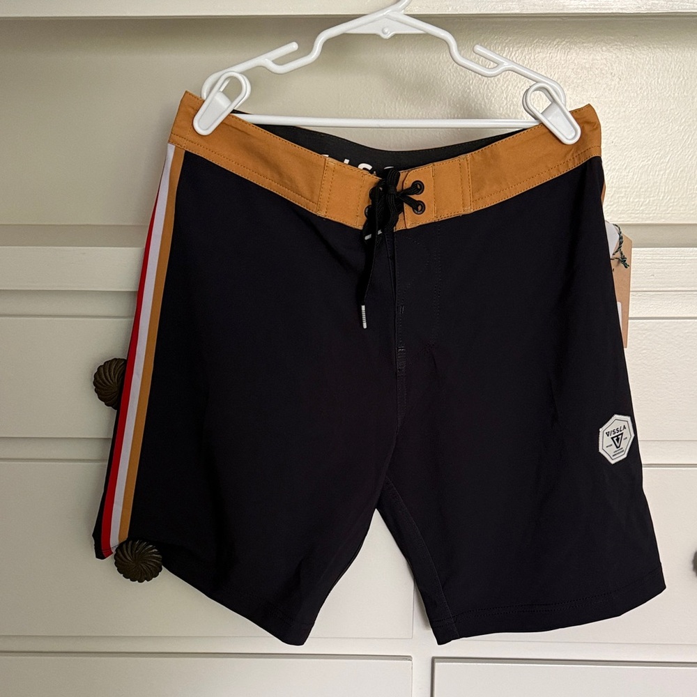 NWT VISSLA men teen Black Board Shorts with Stripe Detail 28